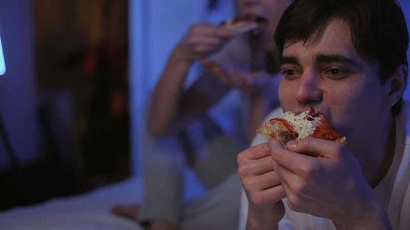 Late-night snacks may raise liver disease risk