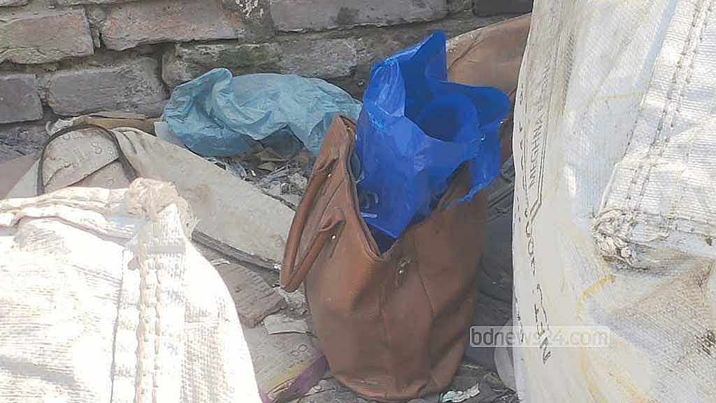 Bomb-like objects found in vanity bag in Dhaka's Mohammadpur