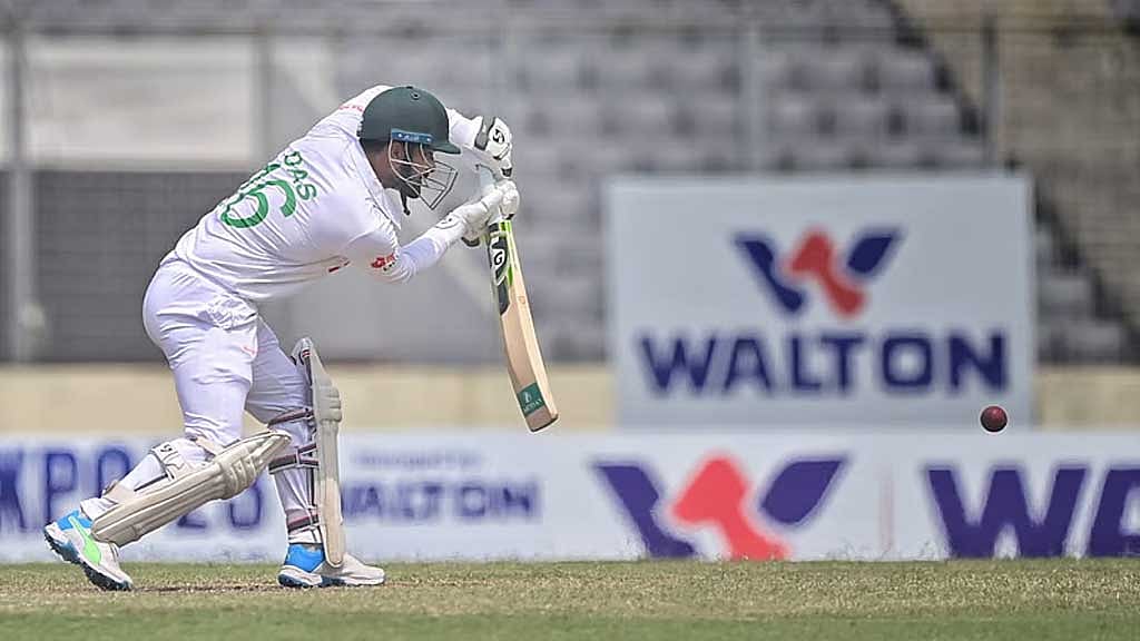 Litton rides his luck as Bangladesh lead swells to 443