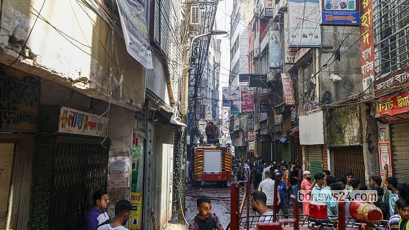 Businesses and shops in the Chhota Katara area of Old Dhaka’s Chawkbazar were temporarily closed on Tuesday, Oct 13, 2026 due to security concerns after the fire at Munsur Khan Plaza. Photo: Shamsul Haque Ripon