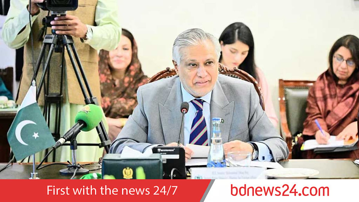 Pakistan Isaq R Pakistan warns Afghanistan of ‘consequences’ over ‘militant attacks’