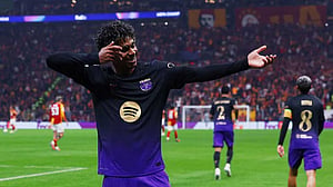 Tresoldi treble stuns Inter, Bayern held as Barcelona rally