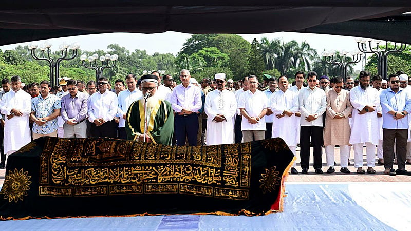 Prime Minister Tarique Rahman attends the funeral of BNP commerce secretary and former Dhaka-4 and Dhaka-5 MP Salah Uddin Ahmed at the South Plaza of the national parliament building on Wednesday, Oct 14, 2026. Photo: BNP Media Cell