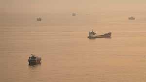 Container ship sinks near Hormuz