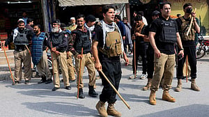 Police, Imran Khan supporters clash in Pakistan
