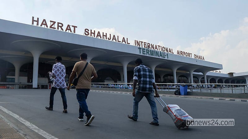 Biman Bangladesh Airlines has suspended all flights from Dhaka to Riyadh and Dammam until Oct 18 amid the Houthi attacks on airports in Saudi Arabia. Although expatriates headed from Dhaka to Saudi Arabia are facing difficulties, travel to other countries in West Asia remains normal. Photo: Shamsul Haque Ripon
