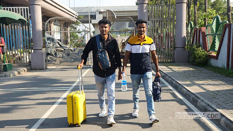 Biman Bangladesh Airlines has suspended flights to the Saudi Arabian capital of Riyadh. In the midst of the conflict, an expatriate worker named Mohammad Masum Billah travels to Riyadh via a Biman Bangladesh Airlines flight to Jeddah under special arrangement. Photo: Shamsul Haque Ripon