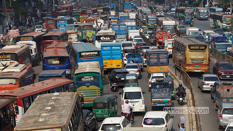 Workers from several garment factories staged a protest on Thursday, Oct 15, 2016, blocking the highway in Uttara for a third consecutive day to demand overdue wages and pay rises. The demonstration caused severe traffic congestion along the Airport-Abdullahpur road. Photo: Shamsul Haque Ripon