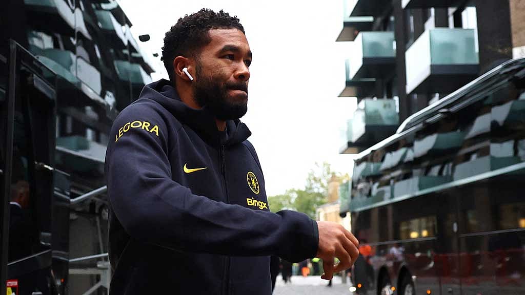 Chelsea captain James out for 'several weeks' after knee surgery
