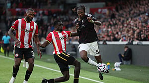 Liverpool fight back to beat Brentford 2-1