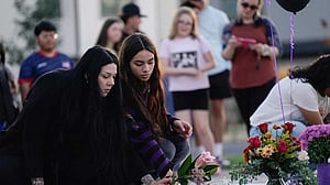 Teacher, armed parent stop Oregon school shooter: police