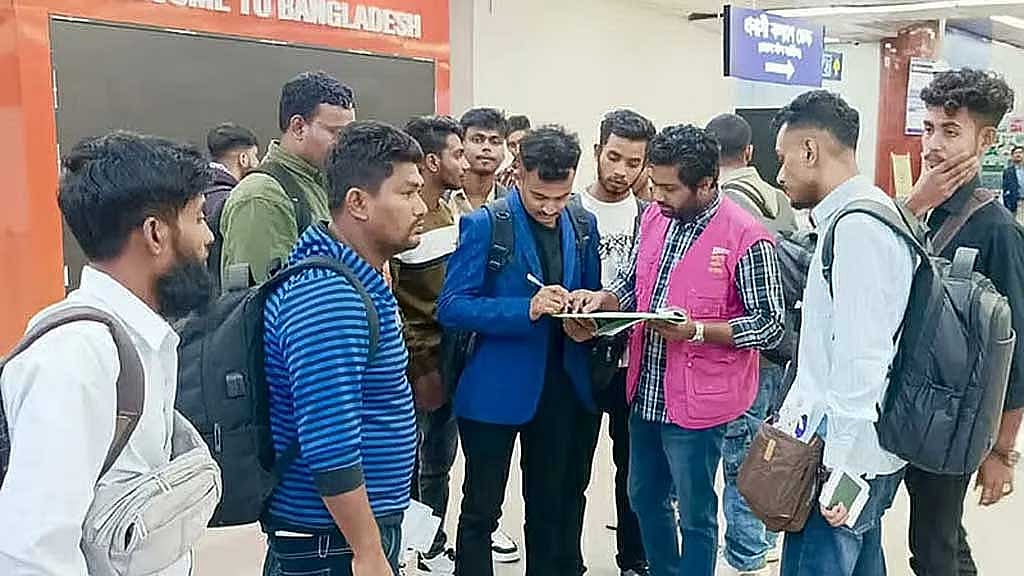 Over 1,800 Bangladeshis ‘stranded’ in Cambodia, group seeks special flights for their return