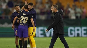 Barca hit by double injury before PSG trip