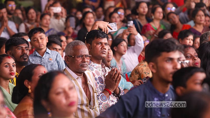 Devotees worship Goddess Durga at Ramakrishna Mission in Dhaka on Monday, the eighth day of the autumn festival. Photo: Shamsul Haque Ripon