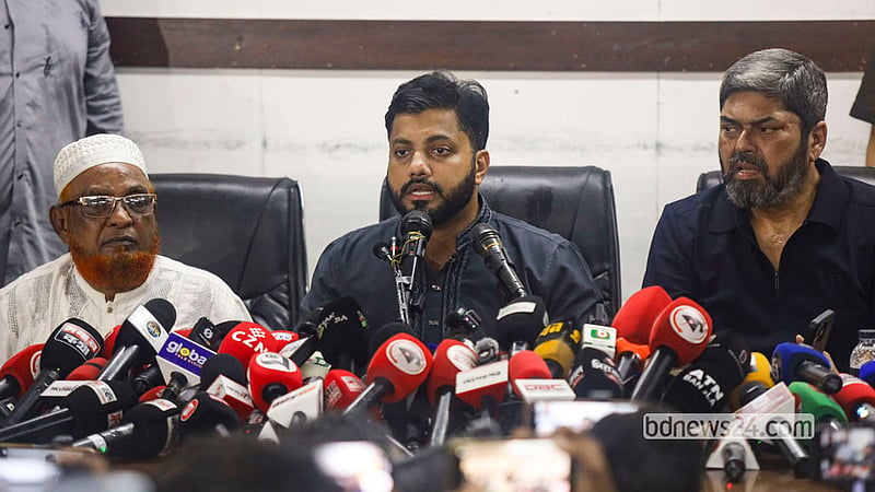 Ishraque Hossain announces his resignation as state minister for Liberation War Affairs at a press conference at the National Press Club on Monday, Oct 19, 2026, amid a row over an armed “anti-drug drive”. Photo: Shamsul Haque Ripon