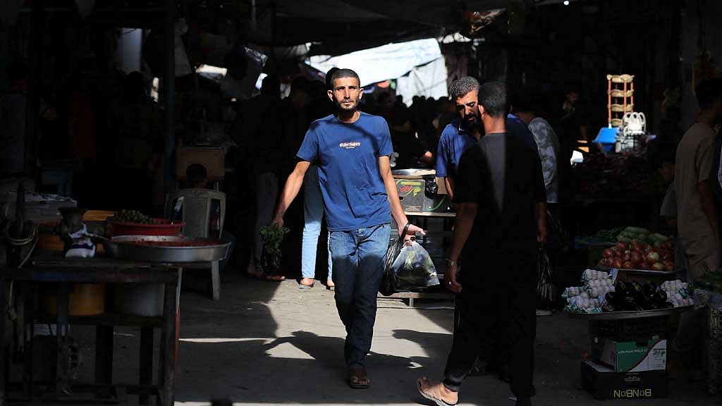 Israel to resume commercial shipments to Gaza after Hamas fee dispute