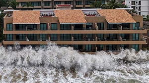 Hurricane Trudy weakens off Mexico as cleanup begins