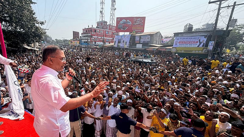 Prime Minister Tarique Rahman attends a roadside rally at Paglapir on his way to the Dharmasabha Puja Pavilion at Radha Govinda Temple in Rangpur on Tuesday, Oct 20, 2026 -- the ninth day of Durga Puja, Nabami. Photo: PMO