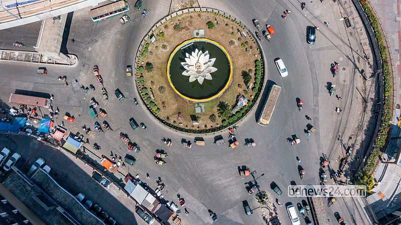 Motijheel, Dhaka’s commercial hub, lies quiet on Tuesday, Oct 20, 2026 during the Durga Puja holidays. Photo: Shamsul Haque Ripon