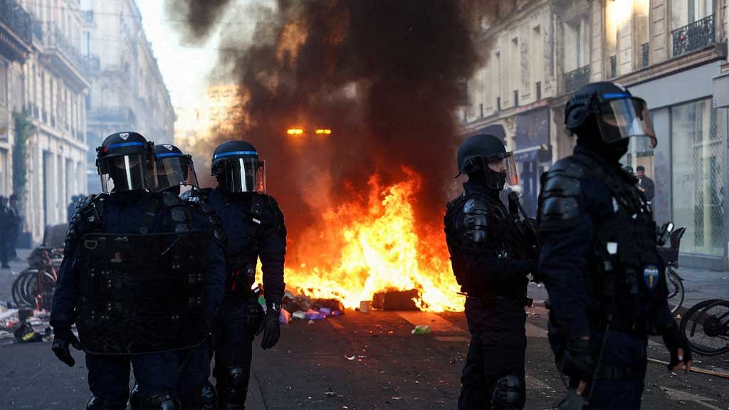 France to deploy troops, admits to failures over weekend unrest