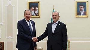 Iran discusses mediation with Pakistan army chief