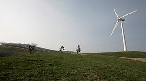 UN urges drastic emissions cuts to limit global warming