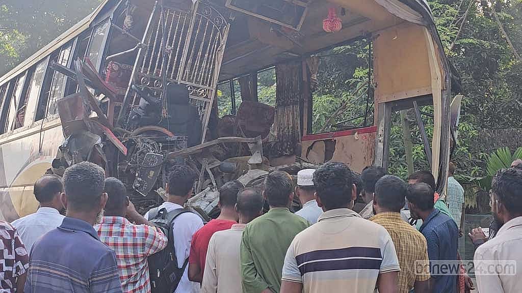 12 dead in Natore crash: Case accuses ‘dead’ drivers