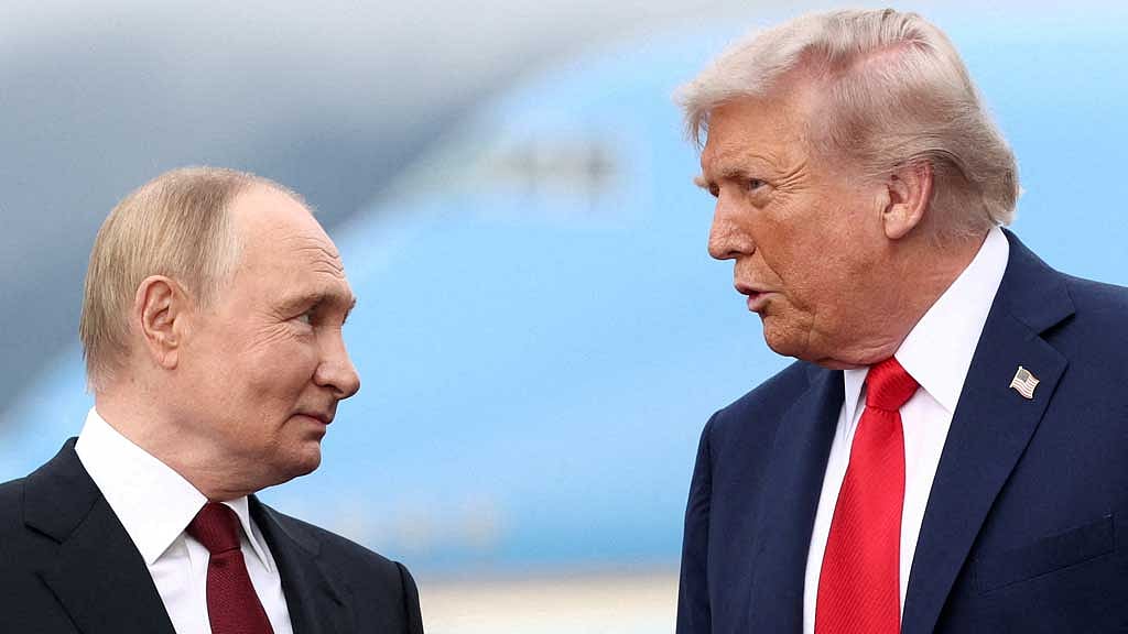 Trump envoy asks Putin to resume three-way Ukraine peace talks, secures release of US citizen