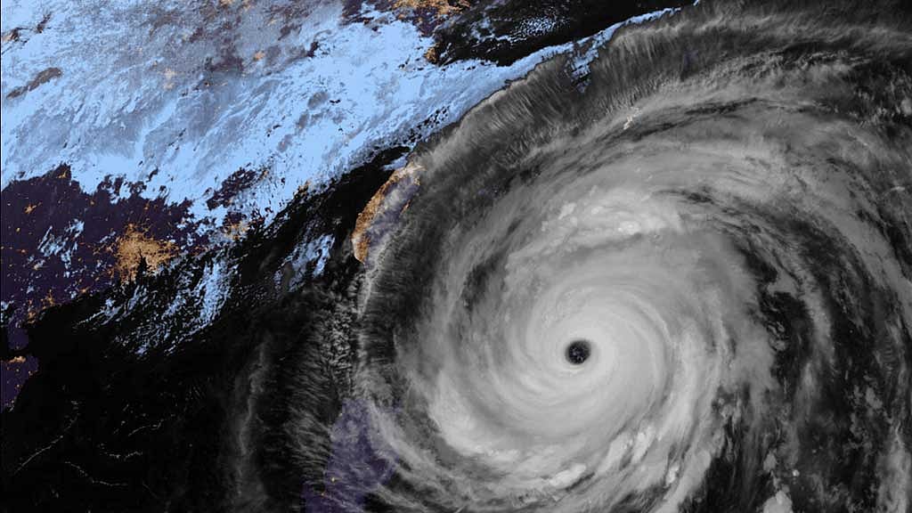 Typhoon Champi nears Taiwan, causing flight cancellations and disrupting US-Japan drills