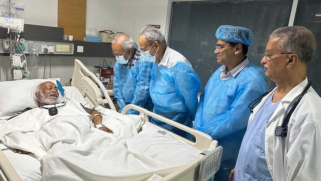 Local Government Minister Moyeen Khan admitted to hospital with chest pain