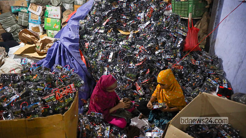 This factory in Dhaka’s Kamrangirchar works day and night to make plastic toy cars to meet local market demand. Photo: Shamsul Haque Ripon