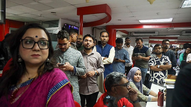 Former colleagues joined bdnews24.com staff for an intimate in-house gathering on Friday, Oct 24, 2026, to celebrate the organisation’s 20-year milestone.