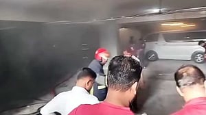 300 tourists rush out amid Cox’s Bazar hotel fire