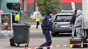 Drive-by shooting near Paris leaves one dead