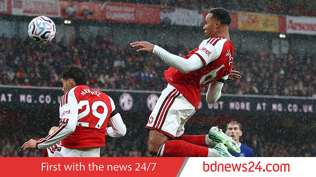 Gabriel shines at both ends as Arsenal ease past Everton to go level with Man City