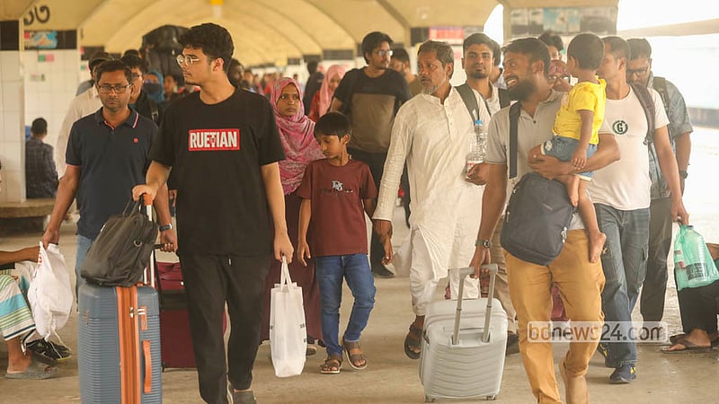 Scores of people walk along the platform at Kamalapur Railway Station after arriving in Dhaka by train on Saturday, Oct 24, 2026, following five days of holiday. Photo: Shamsul Haque Ripon