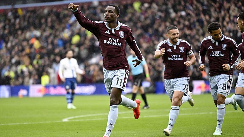 Jackson double ends Man City's perfect run as Villa win 2-1