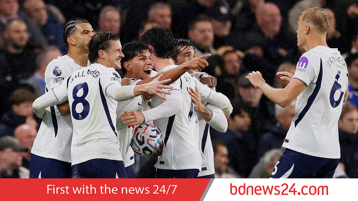 Tottenham Hp Spurs celebrate ending Chelsea hoodoo with 2-0 win
