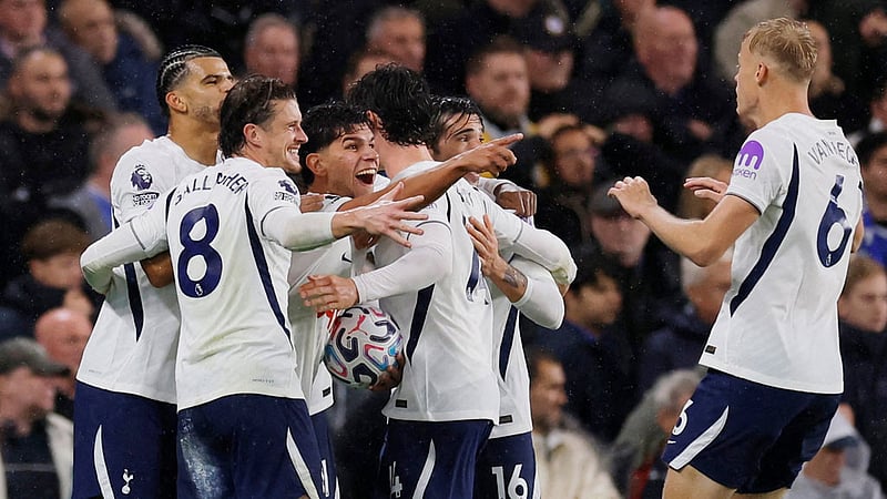 Spurs celebrate ending Chelsea hoodoo with 2-0 win