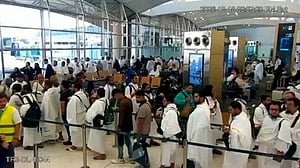 Houthis renew warning against using Riyadh airport