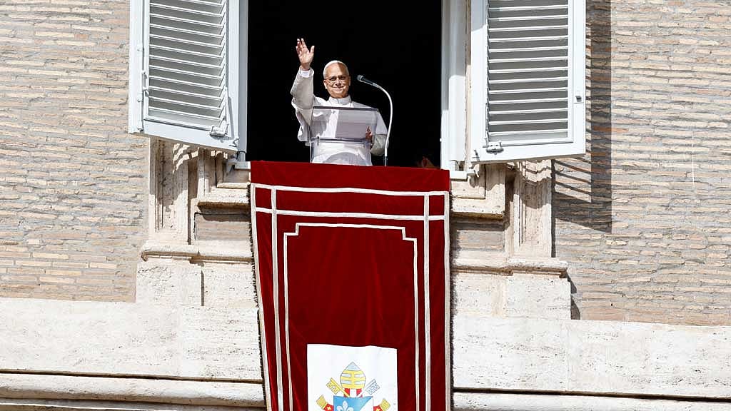 Pope fit enough to make Latin America trip next month, Vatican says