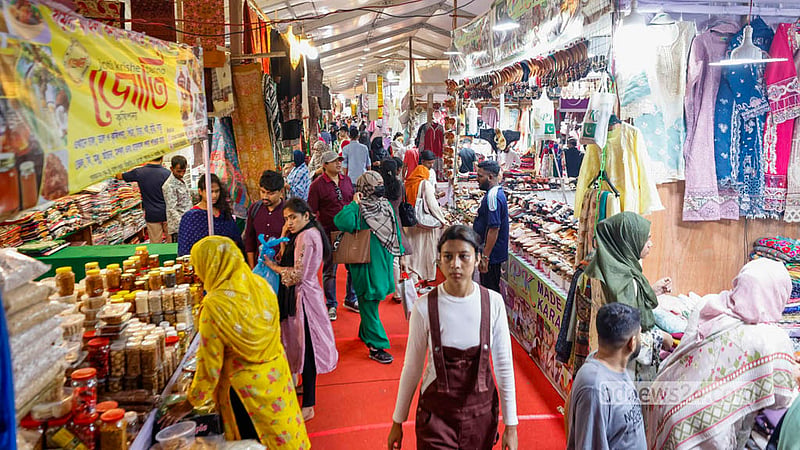 Crowds throng booths and stalls across the trade fair grounds in Dhaka’s Agargaon. Photo: Shamsul Haque Ripon