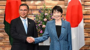 Japan PM vows closer ties with Bangladesh