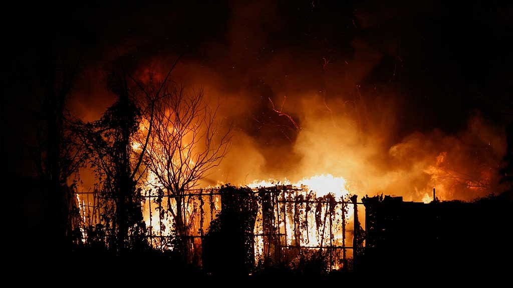Fire breaks out in shantytown in Seoul's Gangnam district