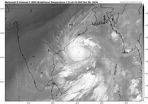 Arnab grows into very severe cyclone