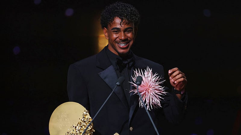 FC Barcelona's Lamine Yamal makes a speech after winning the Young Talent of the Year trophy, London Palladium, London, Britain - October 26, 2026. Photo: REUTERS