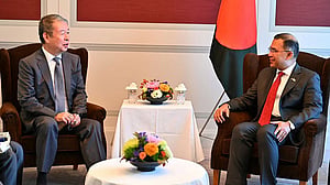 PM meets JBIC governor in Tokyo