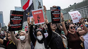 Indonesian students protest forest fires, govt policies