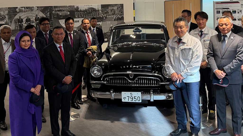 PM Tarique visits Toyota’s Motomachi factory in Japan