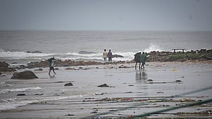 Cyclone Arnab leaves 6 dead in India